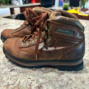 Vintage 90s brown leather Timberland hiking boots women’s size 6.5